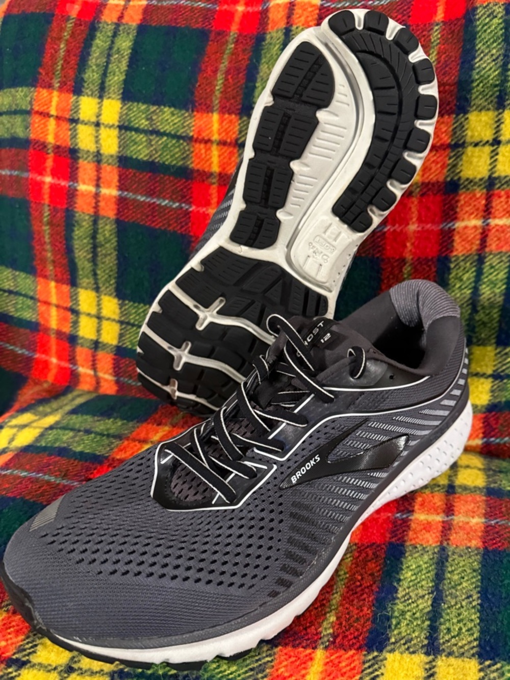 Brooks Ghost 12 Men's Size 11 Gray Running Shoes Sneakers CLEAN 1103162E075